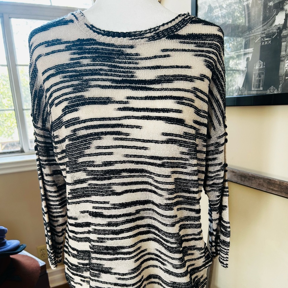 Tribal black and cream sweater. Size medium.